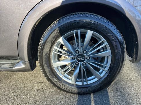 Used 2022 INFINITI QX80 Luxe w/ All-Season Package image 8