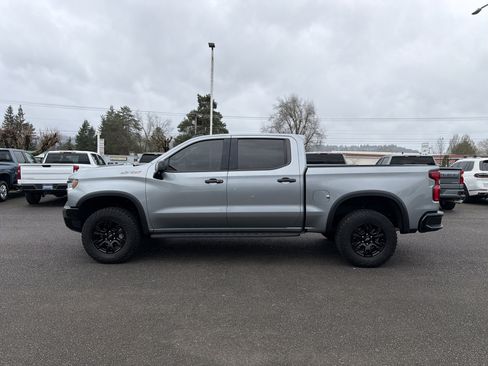 Used 2024 Chevrolet Silverado 1500 ZR2 w/ Technology Package image 2