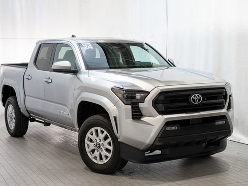 Certified 2024 Toyota Tacoma SR5 image 1