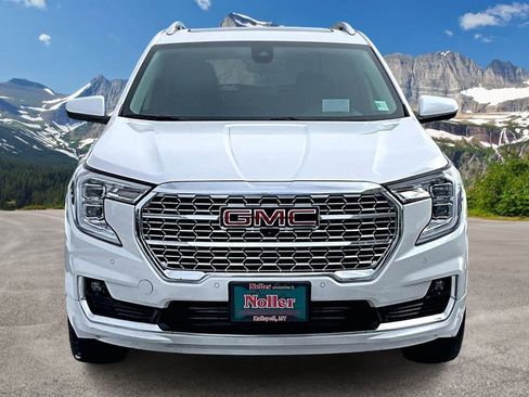 Used 2022 GMC Terrain Denali w/ Denali Premium Package image 3