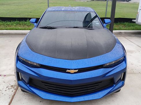 Used 2018 Chevrolet Camaro LT RWD image 5