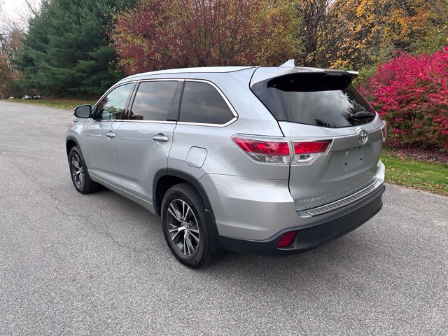 Used 2016 Toyota Highlander XLE AWD/4WD image 5