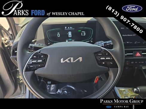 Used 2023 Kia Niro LX image 24