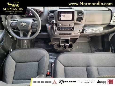 New 2024 RAM ProMaster 2500 w/ Convenience Group FWD image 6