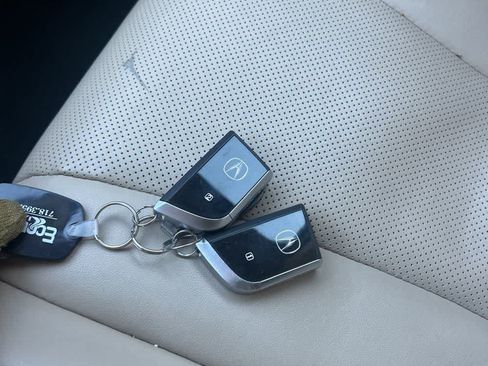 Used 2023 Acura MDX SH-AWD w/ Technology Package image 29