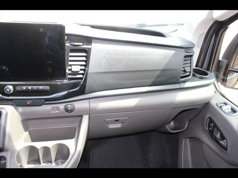 Used 2024 Ford Transit 350 XLT image 17