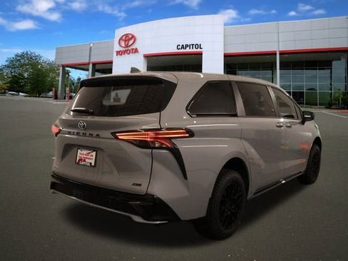 Certified 2025 Toyota Sienna XSE image 3