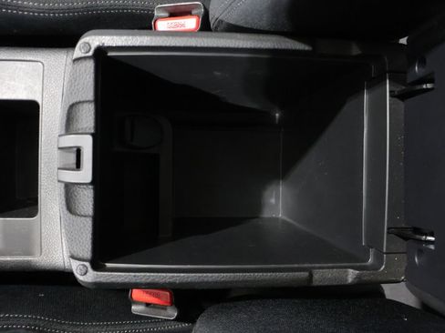 Used 2017 Nissan Rogue S image 27