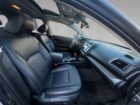 Used 2017 Subaru Outback 2.5i Limited image 17
