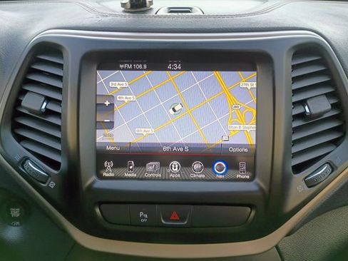 Used 2018 Jeep Cherokee Limited AWD/4WD image 35