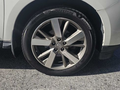 Used 2014 Nissan Pathfinder Platinum FWD image 11