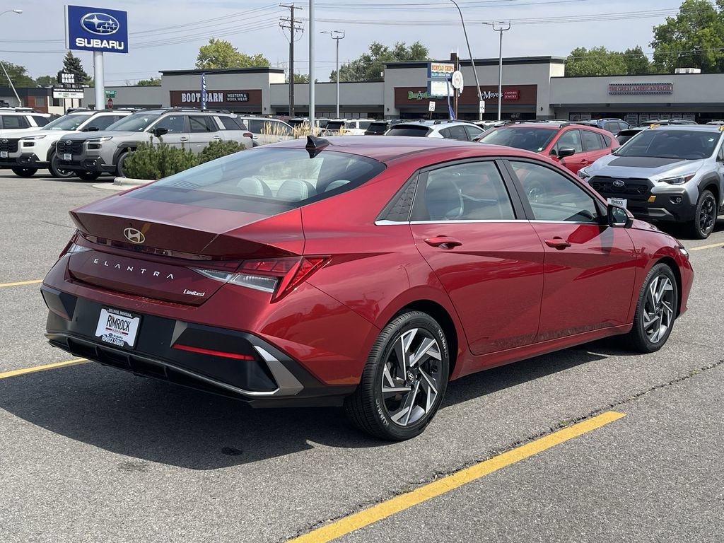 Used 2024 Hyundai Elantra Limited FWD image 10