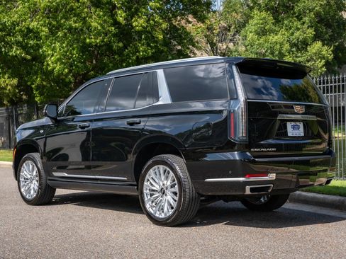 Used 2026 Cadillac Escalade Luxury w/ Touring Package AWD/4WD image 8