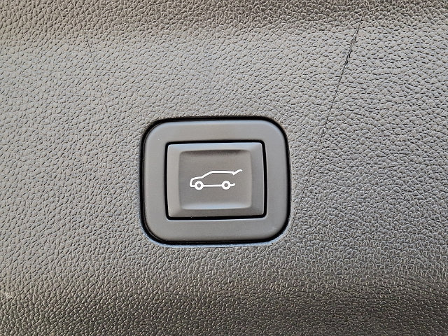 Used 2026 Chevrolet Suburban Premier AWD/4WD image 29