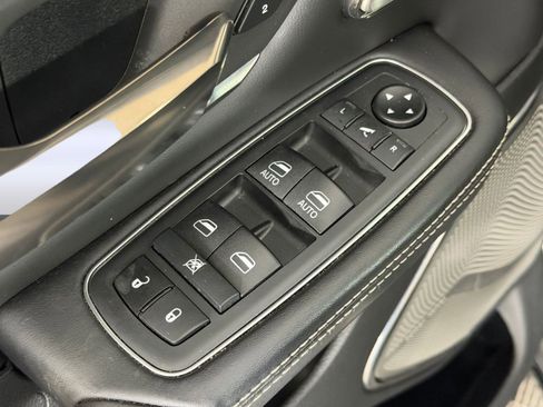 Used 2020 RAM 1500 Limited image 12