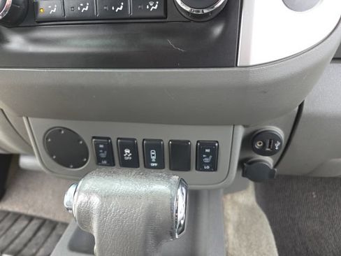 Used 2017 Nissan Frontier SV w/ SV Value Truck Package RWD image 27