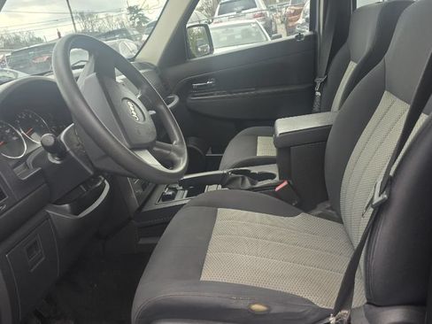 Used 2010 Jeep Liberty 4WD Sport image 38