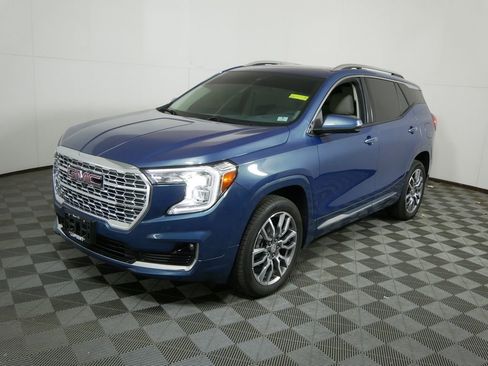 Used 2024 GMC Terrain Denali w/ Denali Premium Package image 7