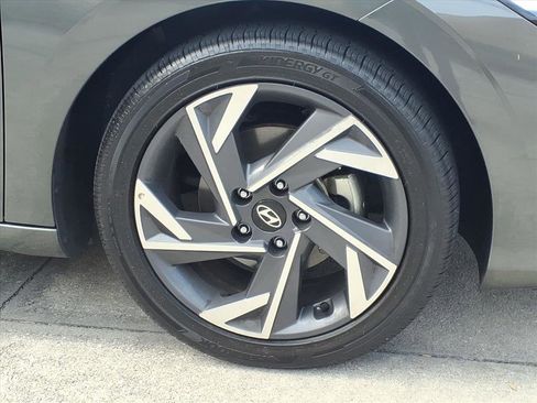 New 2025 Hyundai Elantra SEL image 44