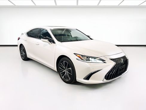Used 2025 Lexus ES 300h w/ Premium Package image 3