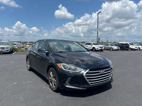 Used 2017 Hyundai Elantra SE w/ SE A/T Tech Package 03 FWD image 1