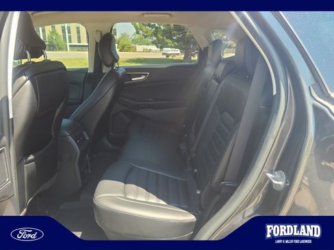 Used 2019 Ford Edge SEL w/ Equipment Group 201A AWD/4WD image 17