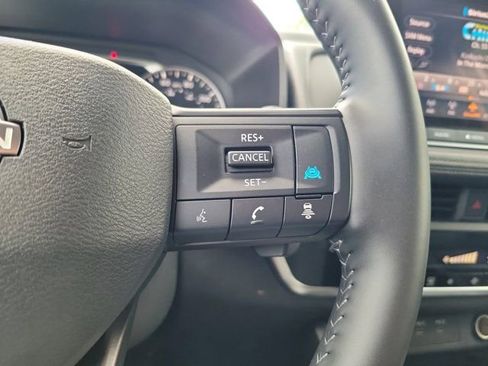 Certified 2025 Nissan Rogue SV FWD image 25