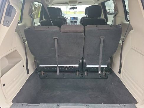 Used 2012 Dodge Grand Caravan SXT FWD image 9