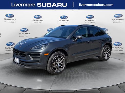 Used 2025 Porsche Macan AWD/4WD image 1