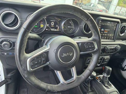 Used 2022 Jeep Wrangler Unlimited Sahara w/ Cold Weather Group AWD/4WD image 23