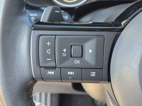 Certified 2022 Nissan Pathfinder SV FWD image 30