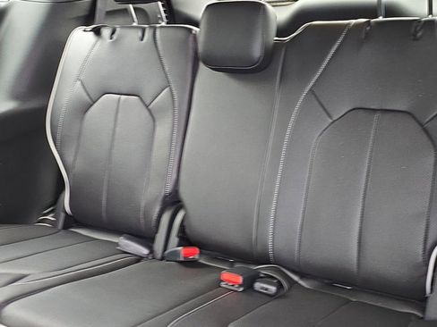 New 2026 Chrysler Pacifica Limited w/ Uconnect Theater Family Group image 17