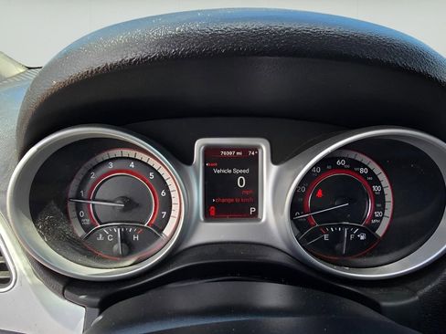Used 2019 Dodge Journey SE w/ Blacktop Package FWD image 9