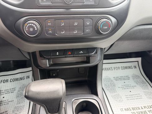 Used 2021 Chevrolet Colorado W/T RWD image 15