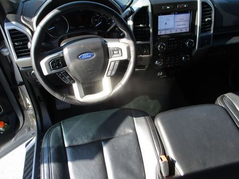 Used 2018 Ford F150 Lariat image 6