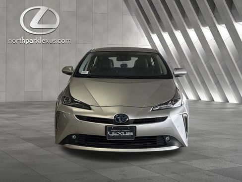Used 2021 Toyota Prius XLE image 7