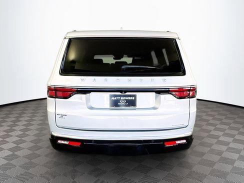 Used 2022 Jeep Wagoneer Series III w/ Premium Group I RWD image 6