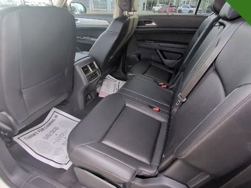 Used 2018 Volkswagen Atlas SE image 16