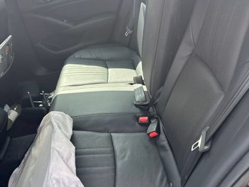 Used 2018 Honda Accord Touring image 12