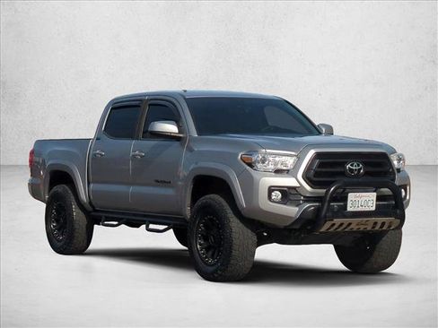 Used 2020 Toyota Tacoma SR5 RWD image 3