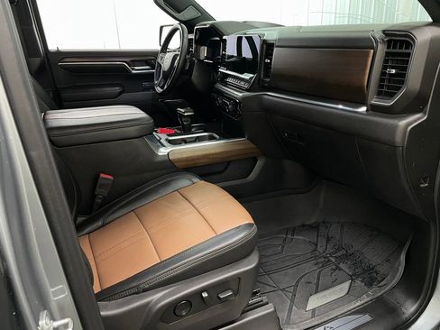 Used 2024 Chevrolet Silverado 1500 High Country w/ High Country Premium Package image 43