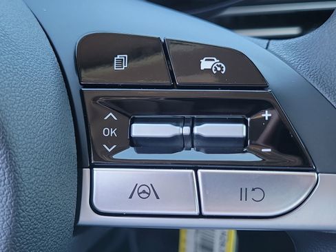 New 2026 Hyundai Elantra SE image 9