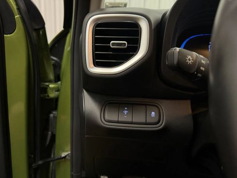 Used 2023 Hyundai Venue SEL FWD image 25