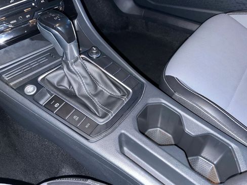 Used 2025 Volkswagen Jetta SE image 40