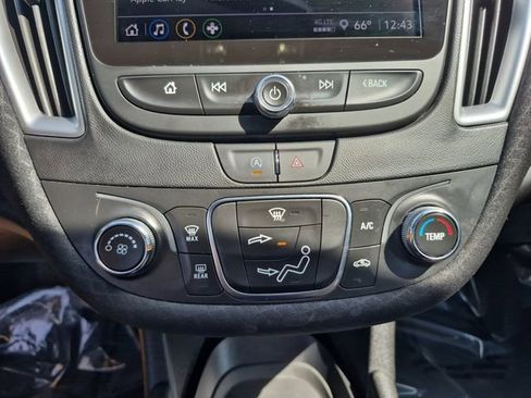 Used 2022 Chevrolet Malibu LS FWD image 22