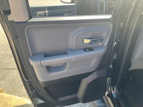 Used 2018 RAM 1500 Big Horn image 25