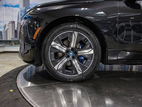 Used 2025 BMW iX xDrive50 AWD/4WD image 5