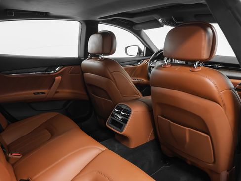 Used 2023 Maserati Quattroporte Modena RWD image 33