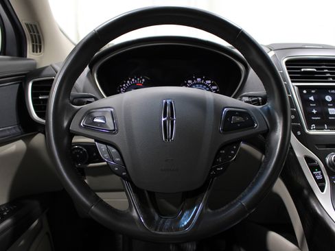 Used 2017 Lincoln MKX Select w/ Select Plus Package image 10