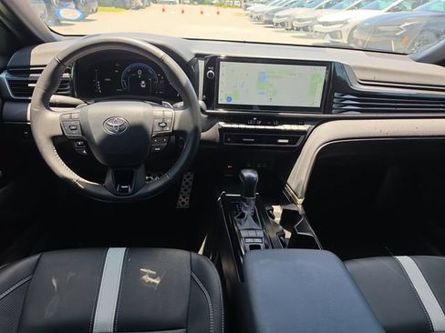 Used 2026 Toyota Camry Hybrid w/ Multimedia Upgrade Package FWD image 7
